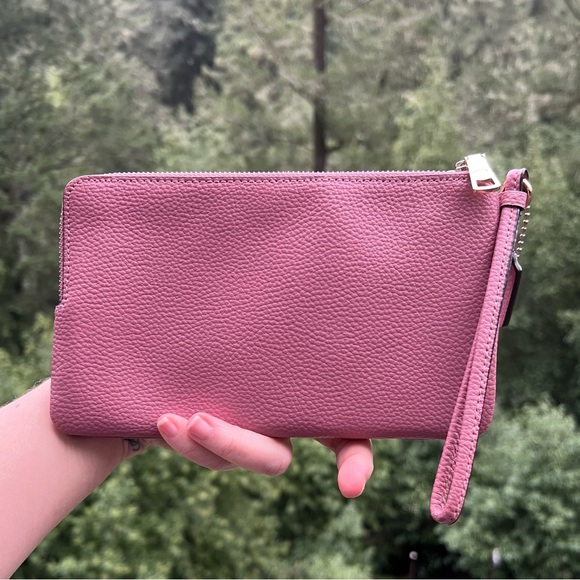 COACH Dbl Zip Wristlet Phone Wallet Pink Pebble Leather w Gold Hardware AUTHENTC - Picture 2 of 8